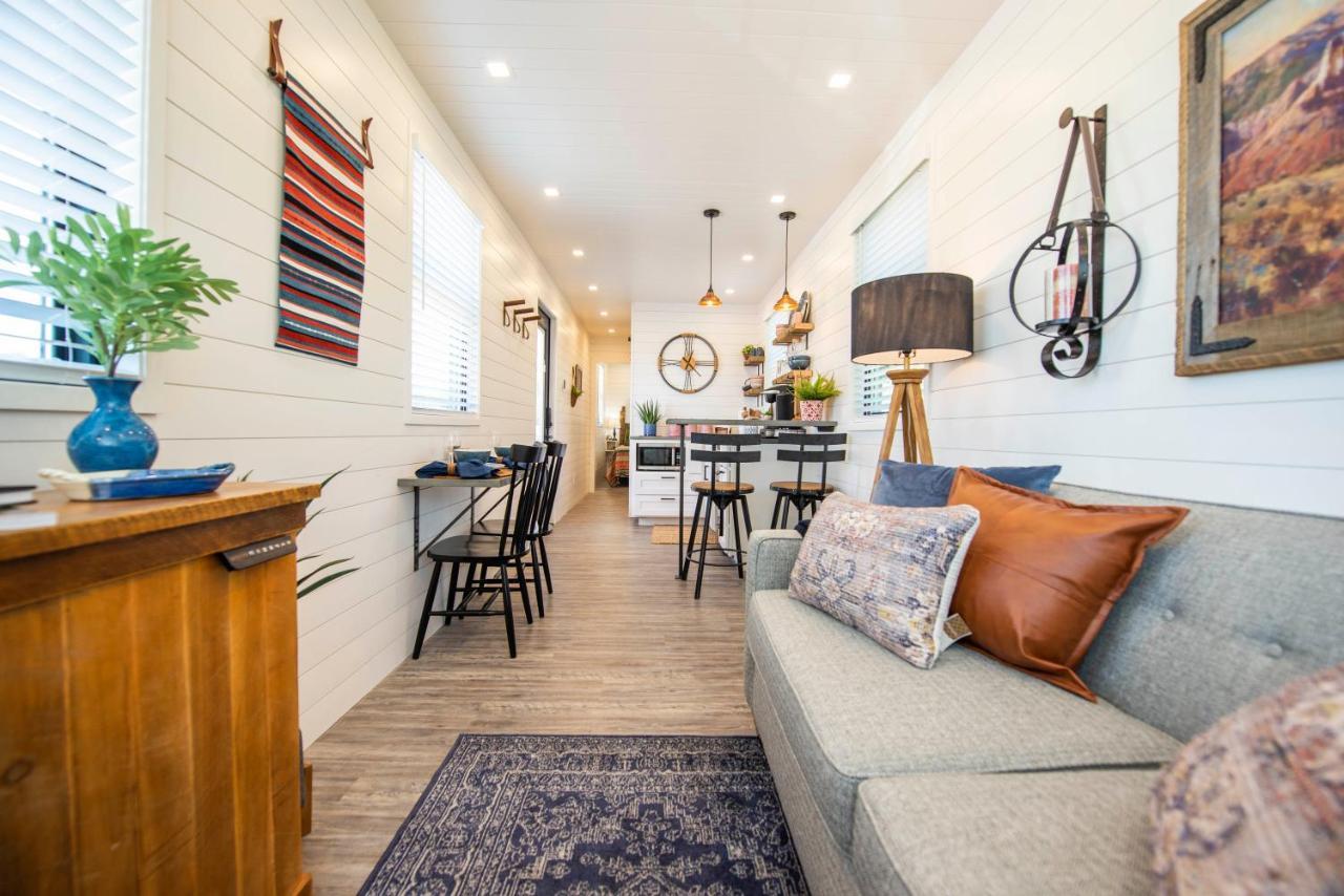 La Casita-Shipping Container House Near Magnolia/Baylor Bellmead Exterior photo